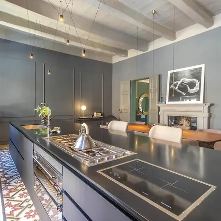Luxury Duplex With Balcony, Apartment Valletta