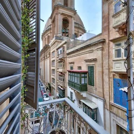 Luxury Duplex With Balcony, Valletta