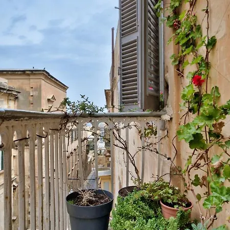 Apartman Luxury Duplex With Balcony, Valletta