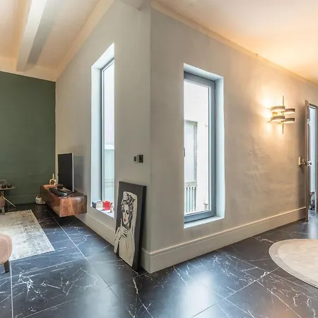 Luxury Duplex With Balcony, Βαλέτα