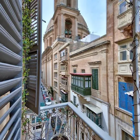 Luxury Duplex With Balcony, Valletta