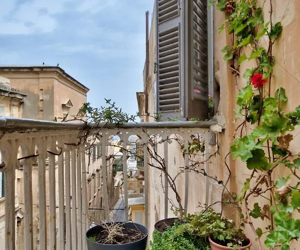 Appartamento Luxury Duplex With Balcony, La Valletta
